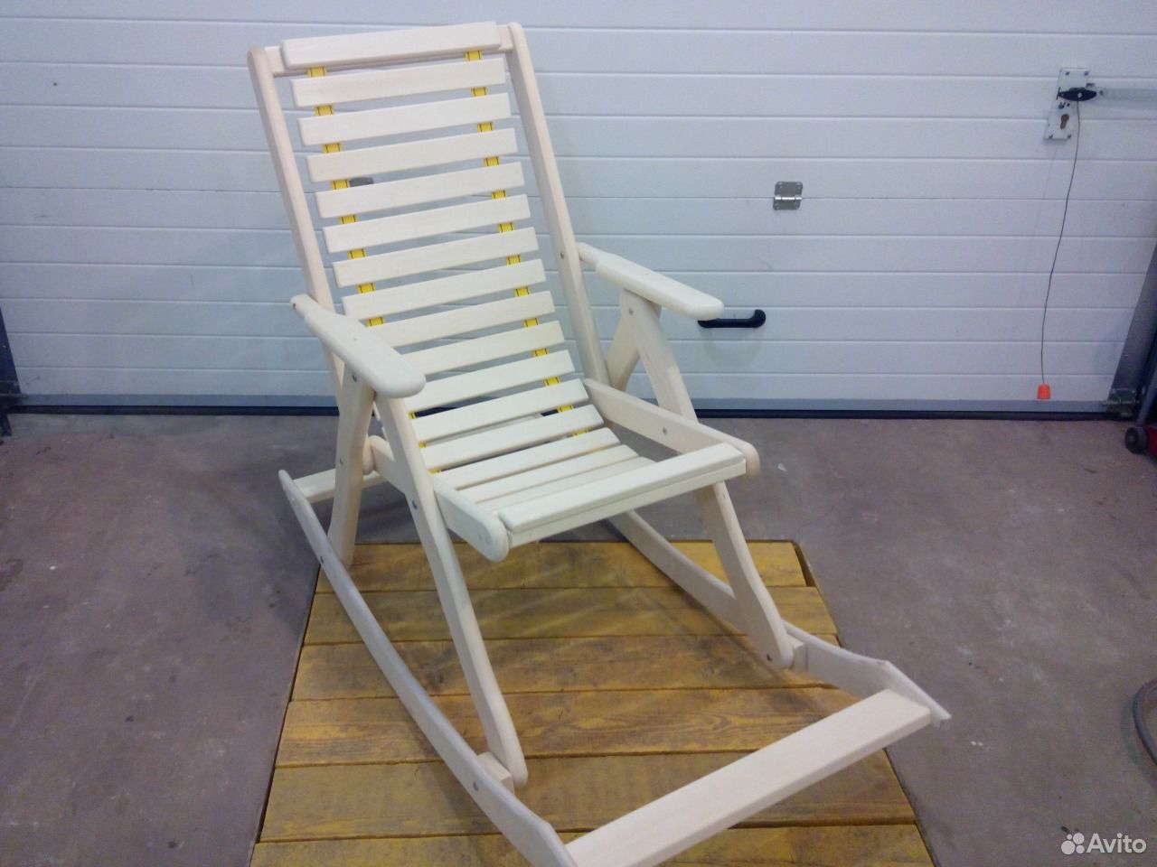 Кресло качалка деревянное липа