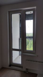Болконная дверь с окном и окно с лоджии