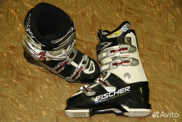 Горнолыжные ботинки лыжи коньки
