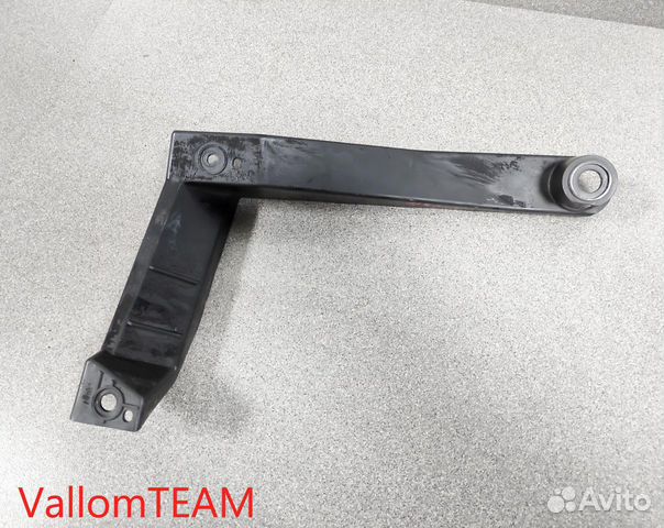 Лот T411 Кронштейн крепления заднего бампера правы