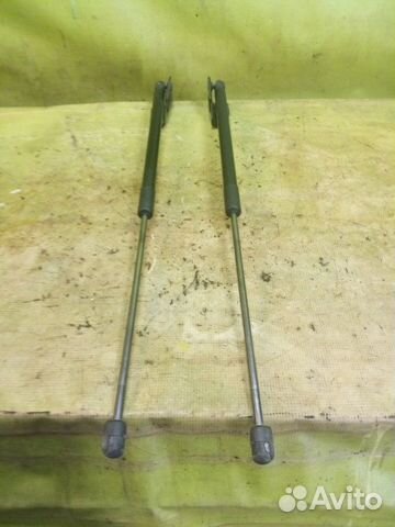 Упор крышки багажника Ford Focus CB8 pnda 2012