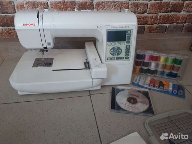 Вышивальная машинка Janome Memory Craft 200e