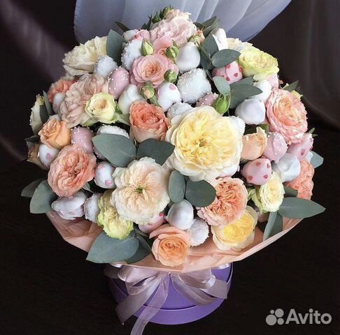 Клубничные букеты в подарок)