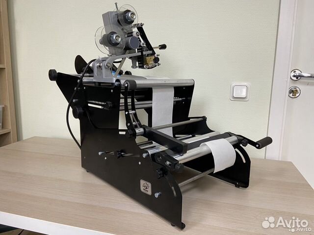 Этикетировщик (этикетировочная машина) c датером