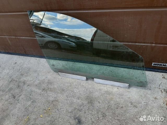 Volvo XC90 стекло переднее правое