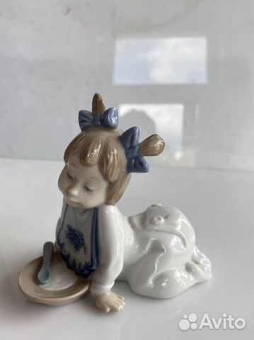 Фарфоровая статуэтка «Не голодна», Nao By Lladro