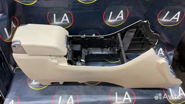 Подлокотник с холодильником Range Rover Sport L320