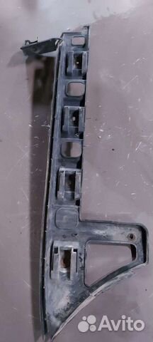 Кронштейн заднего бампера левая на Volkswagen Pass