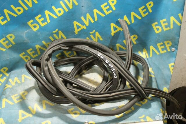 Уплотнитель двери передний Opel omega B