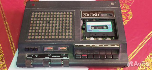 Кассетный магнитофон СССР