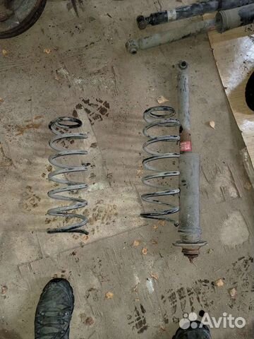 Задний амортизатор и пружины на шевроле авео 2011г