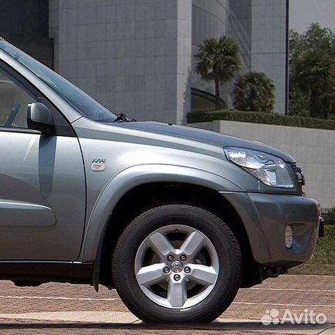 Крыло переднее правое в цвет Toyota Rav4 2 XA20