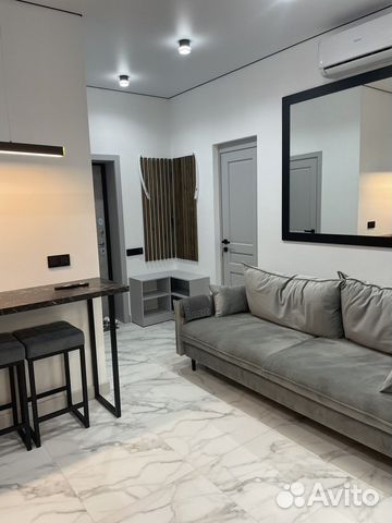 

1-к. квартира, 35 м², 1/21 эт.