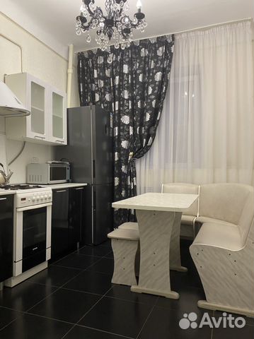 

1-к. квартира, 42 м², 1/2 эт.
