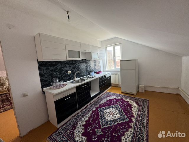 

3-к. квартира, 100 м², 2/2 эт.