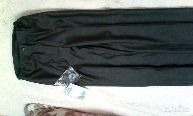 Продам новые школьные брюки на девочку