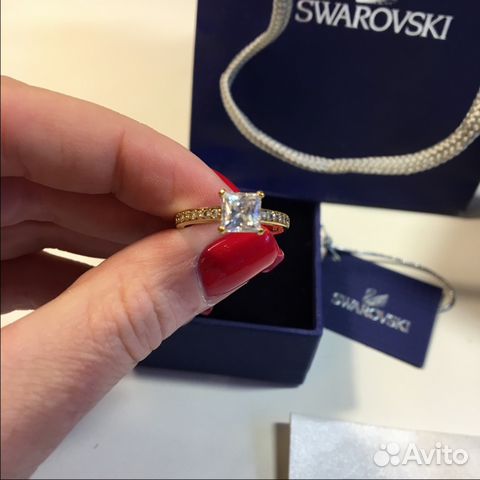 Кольцо Swarovski