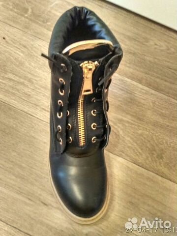 Женские ботинки