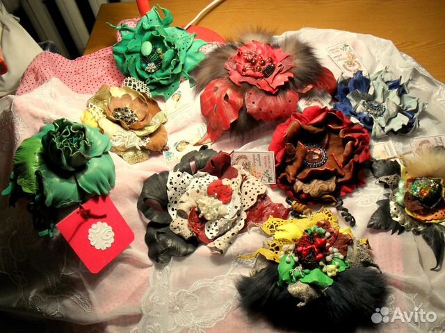 Три новые валяные шляпки,броши. Франция