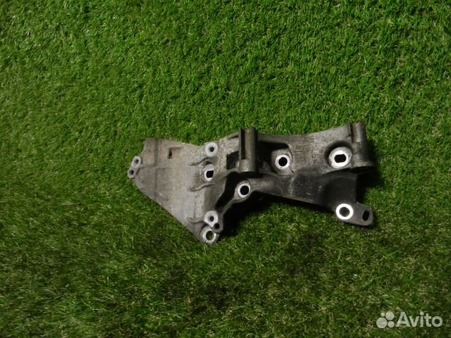 Кронштейн генератора K9K Nissan Qashqai J10