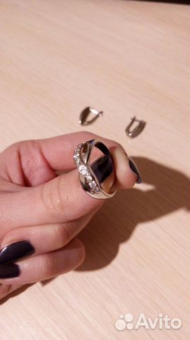 Серебряный набор кольцо и серьги с фианитами