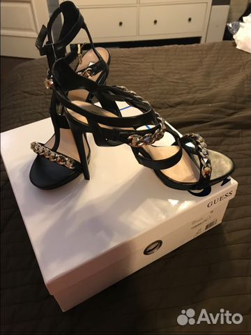 Босоножки Guess Босоножки Guess