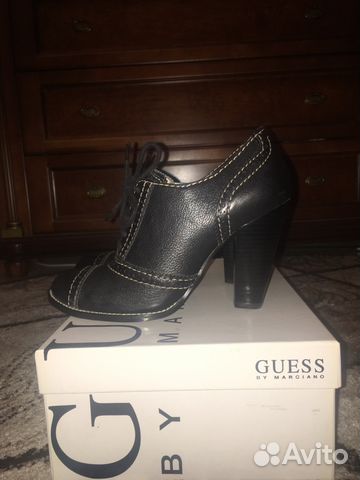 Новые ботинки Guess