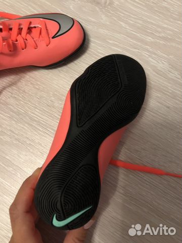 Новые детские бутсы Nike для зала Новые детские бутсы Nike для зала