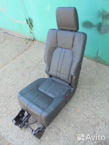 Land Rover Discovery 4 заднее левое сиденье