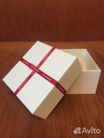 Подарочная коробка clarins Подарочная коробка clarins