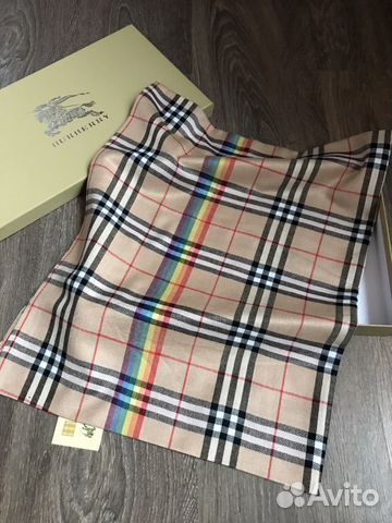 Шарф Burberry с радугой Шарф Burberry с радугой