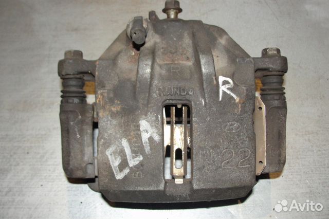 Суппорт передний правый 1.6 л Hyundai Elantra XD