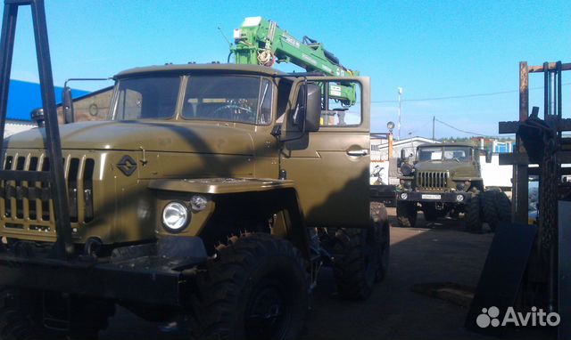 Урал тягач лесовозный