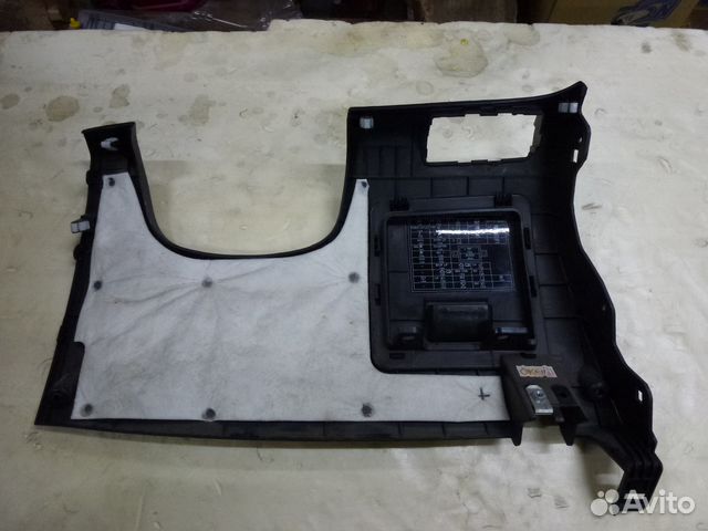 Панель передней консоли Hyundai Solaris 847501R000 Панель передней консоли Hyundai Solaris 847501R000