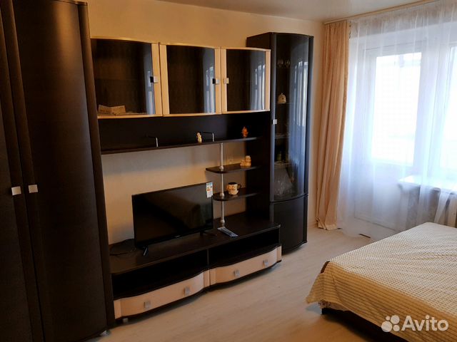 1-к квартира, 42 м², 4/9 эт. 1-к квартира, 42 м², 4/9 эт.