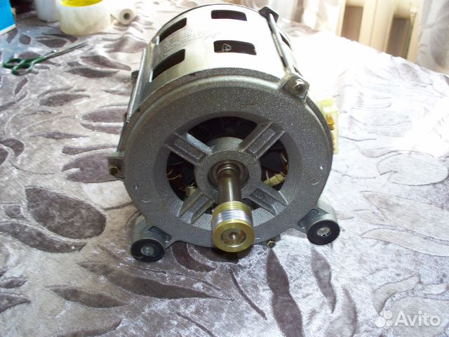 Мотор Ariston-Indesit M12.20.80.88 Мотор Ariston-Indesit M12.20.80.88