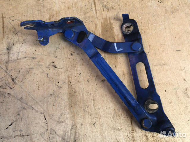 Петли крышки багажника Seat Cordoba 6K5827302 Петли крышки багажника Seat Cordoba 6K5827302