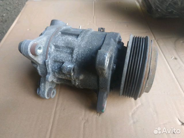 Компрессор кондиционера Bmw F20 F30 2.0 дизель Компрессор кондиционера Bmw F20 F30 2.0 дизель