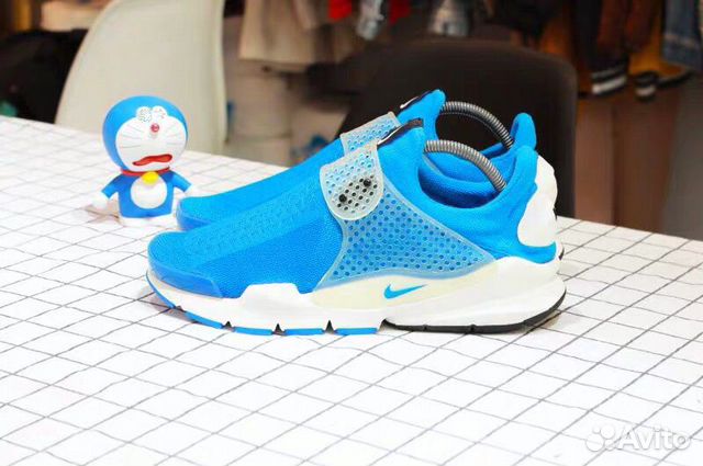 Nike кроссовки новые Nike кроссовки новые