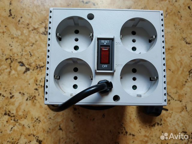 Стабилизатор напряжения PowerCom TCA-1200