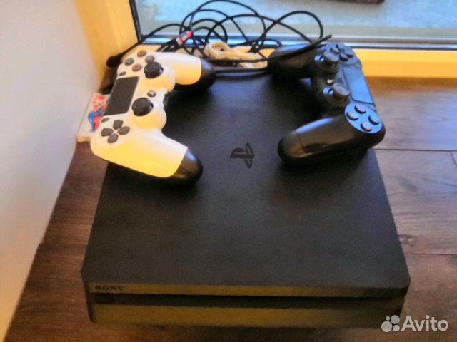 Sony PS4 slim