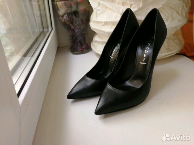 Классические чёрные кожаные лодочки Casadei Классические чёрные кожаные лодочки Casadei