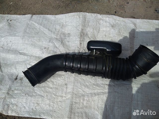 Патрубок воздушного фильтра с резонатором