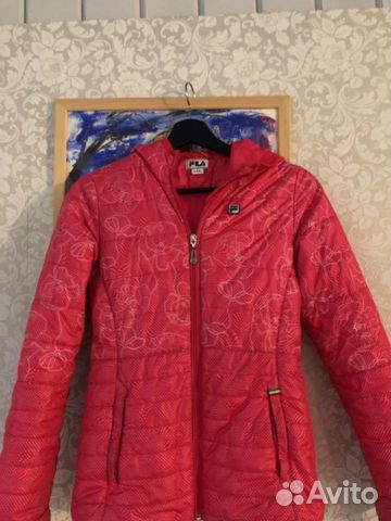 Куртка теплая fila с капюшоном для девочки Куртка теплая fila с капюшоном для девочки