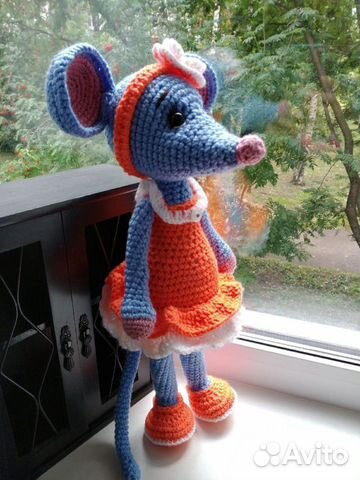 Игрушка мышка малышка вязаная