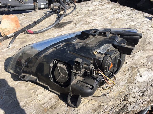 Фара правая Audi Q7 4L Фара правая Audi Q7 4L