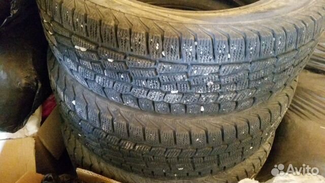 Продам шины зимние Viatti