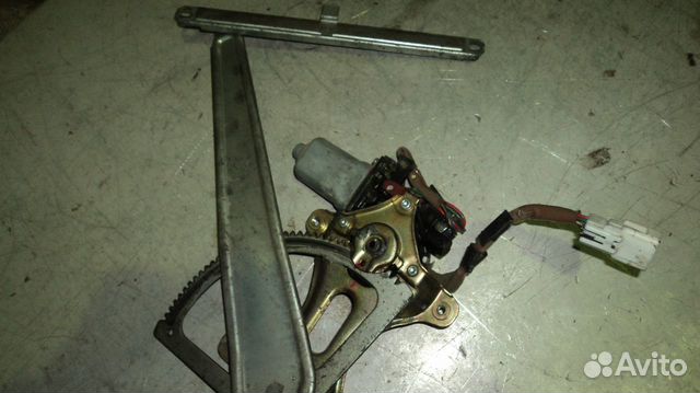Стеклоподъемник электрический Toyota Land Cruiser