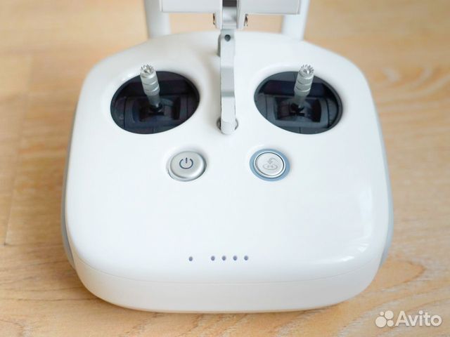 Квадрокоптер DJI Phantom 4 Квадрокоптер DJI Phantom 4