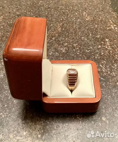 Печатка золотая с бриллиантом Печатка золотая с бриллиантом